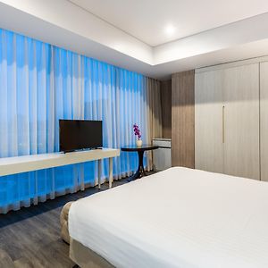 Premium Corner King Room City View